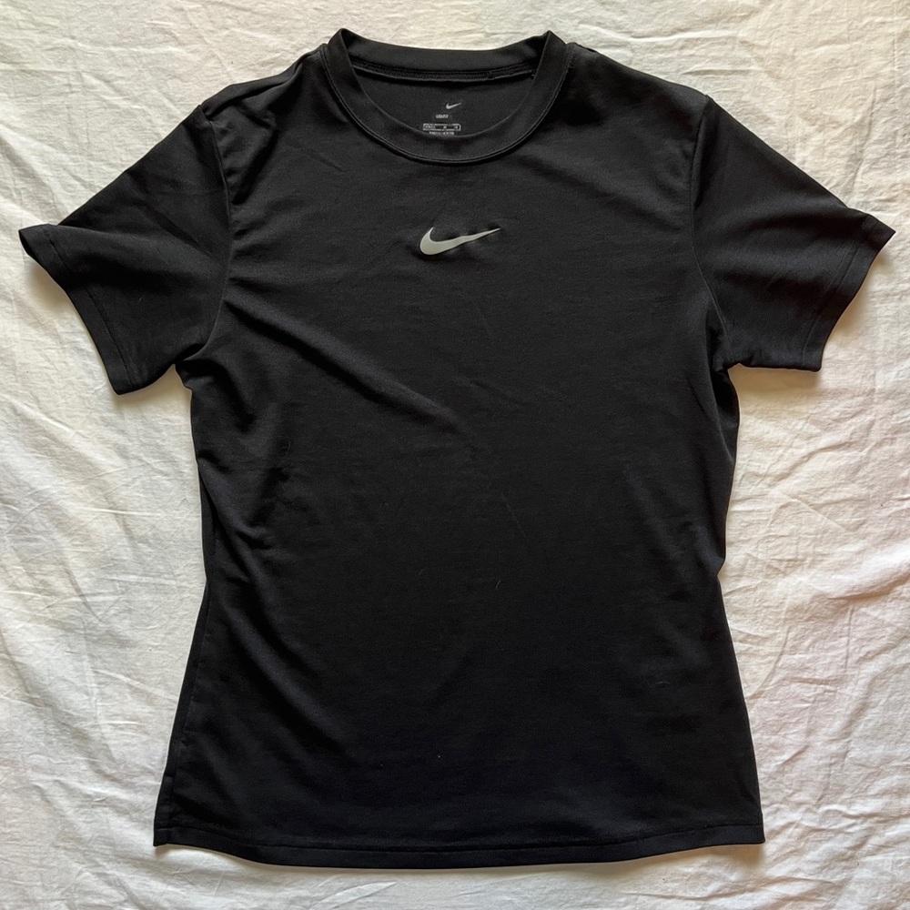 Nike | Dri-Fit Women’s Black T-shirt - Size M